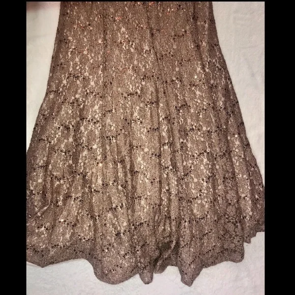 Beautiful champagne w/ gold sequins prom dress! 🥰 - Picture 11 of 11